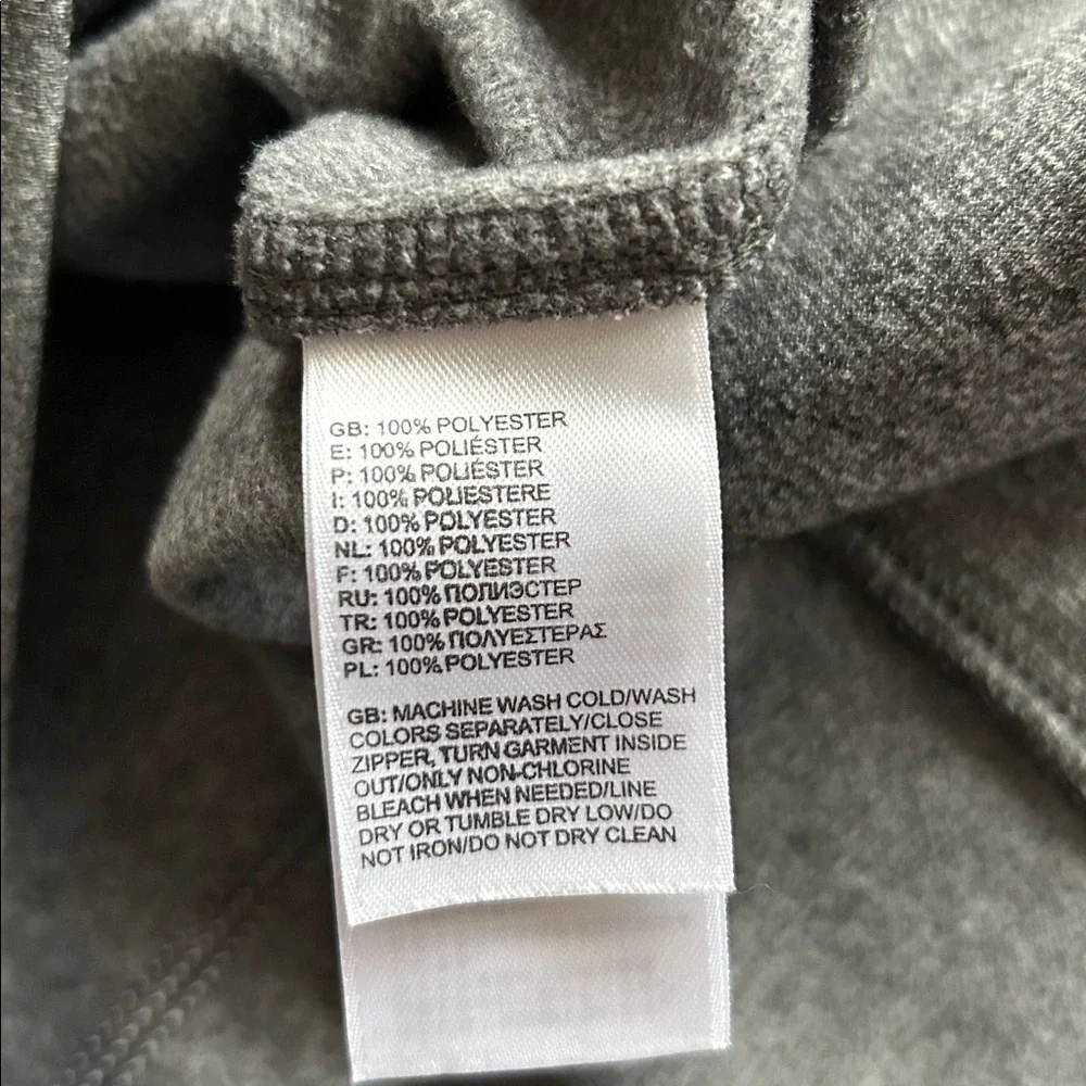 The north face sporty, casual, minimalist women’s hoodie size small petite​​ - Picture 9 of 9